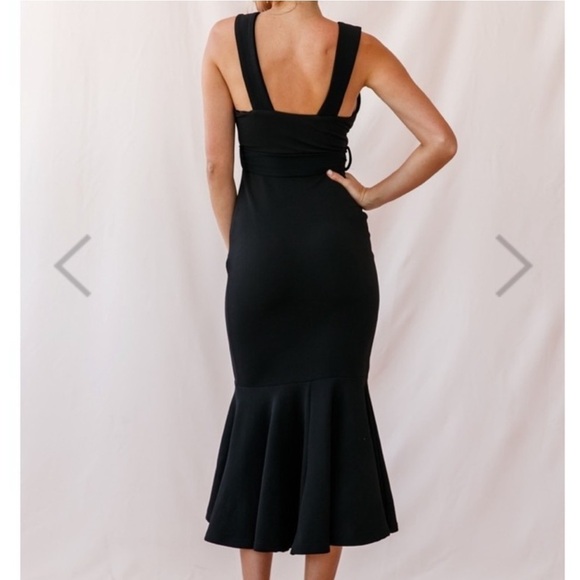 Selfie Leslie Black Deep V Neck Dress - Picture 4 of 11